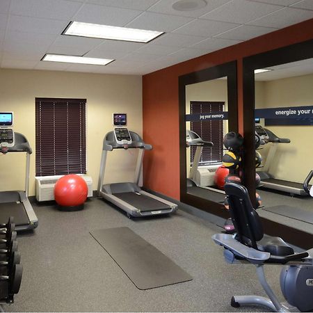 Hampton Inn Raleigh Capital Blvd North Екстериор снимка