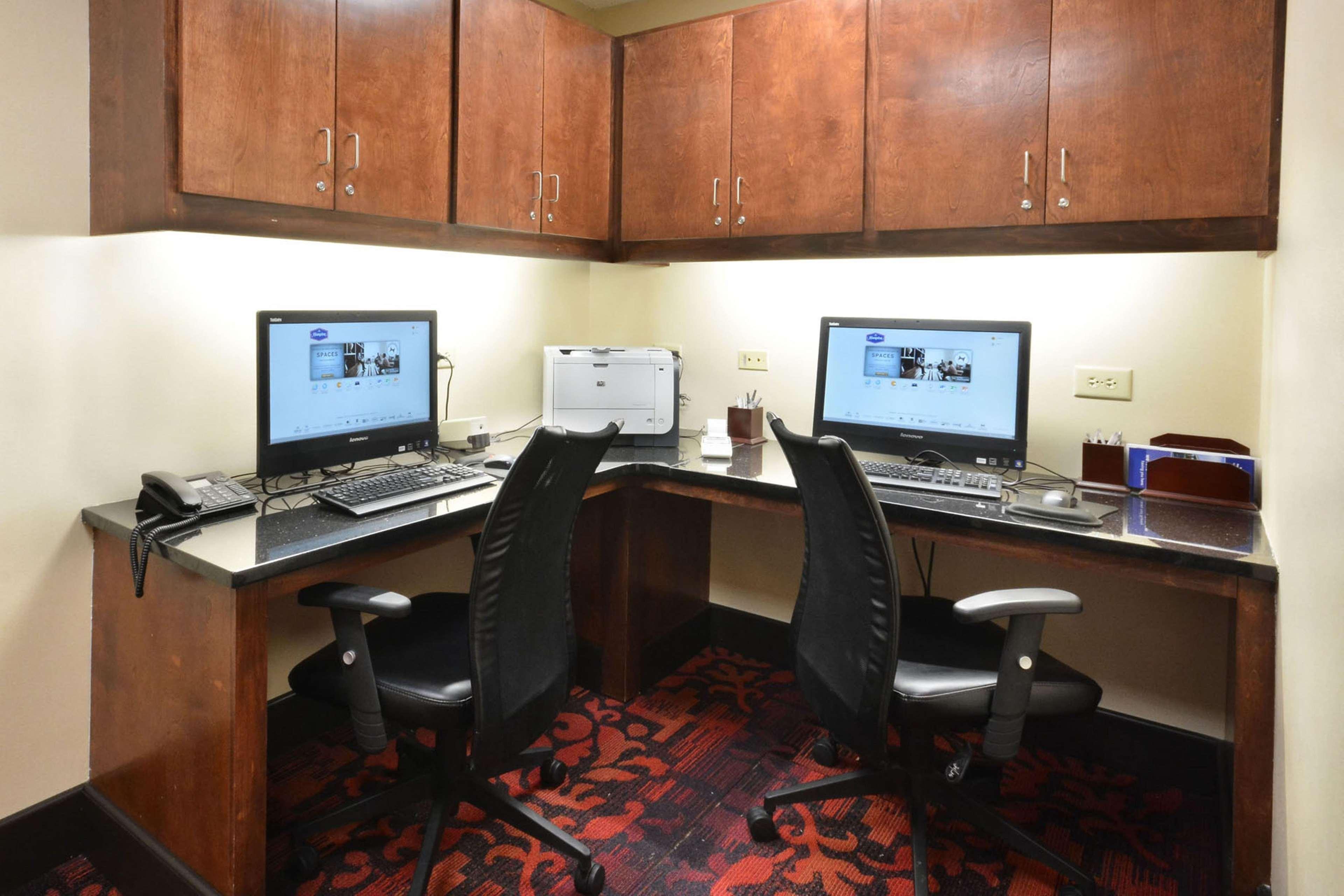 Hampton Inn Raleigh Capital Blvd North Екстериор снимка