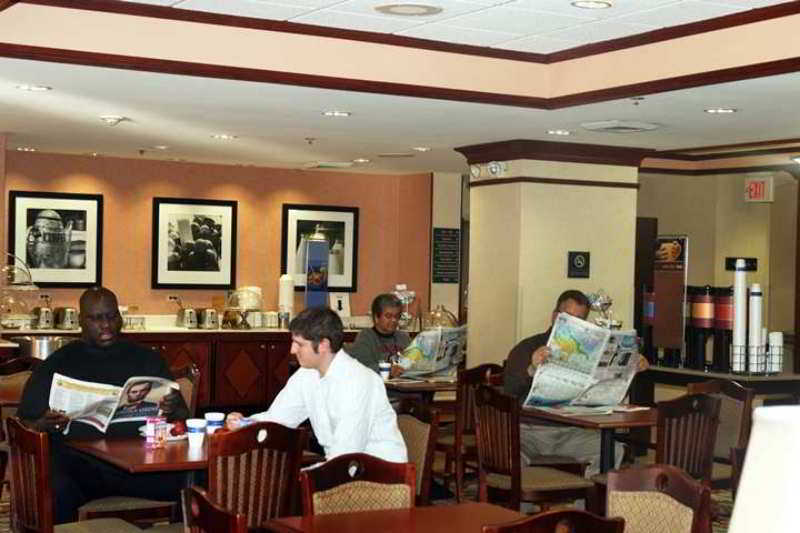 Hampton Inn Raleigh Capital Blvd North Ресторант снимка