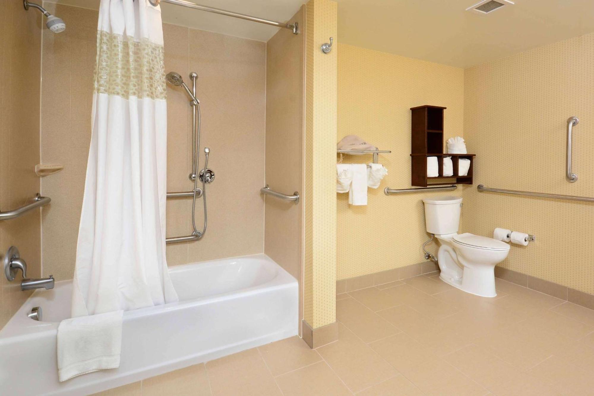 Hampton Inn Raleigh Capital Blvd North Екстериор снимка