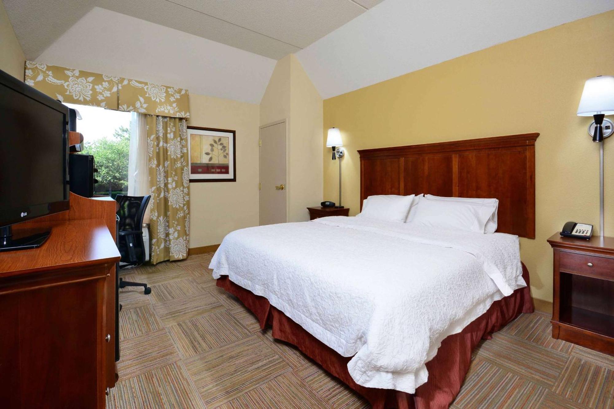 Hampton Inn Raleigh Capital Blvd North Екстериор снимка