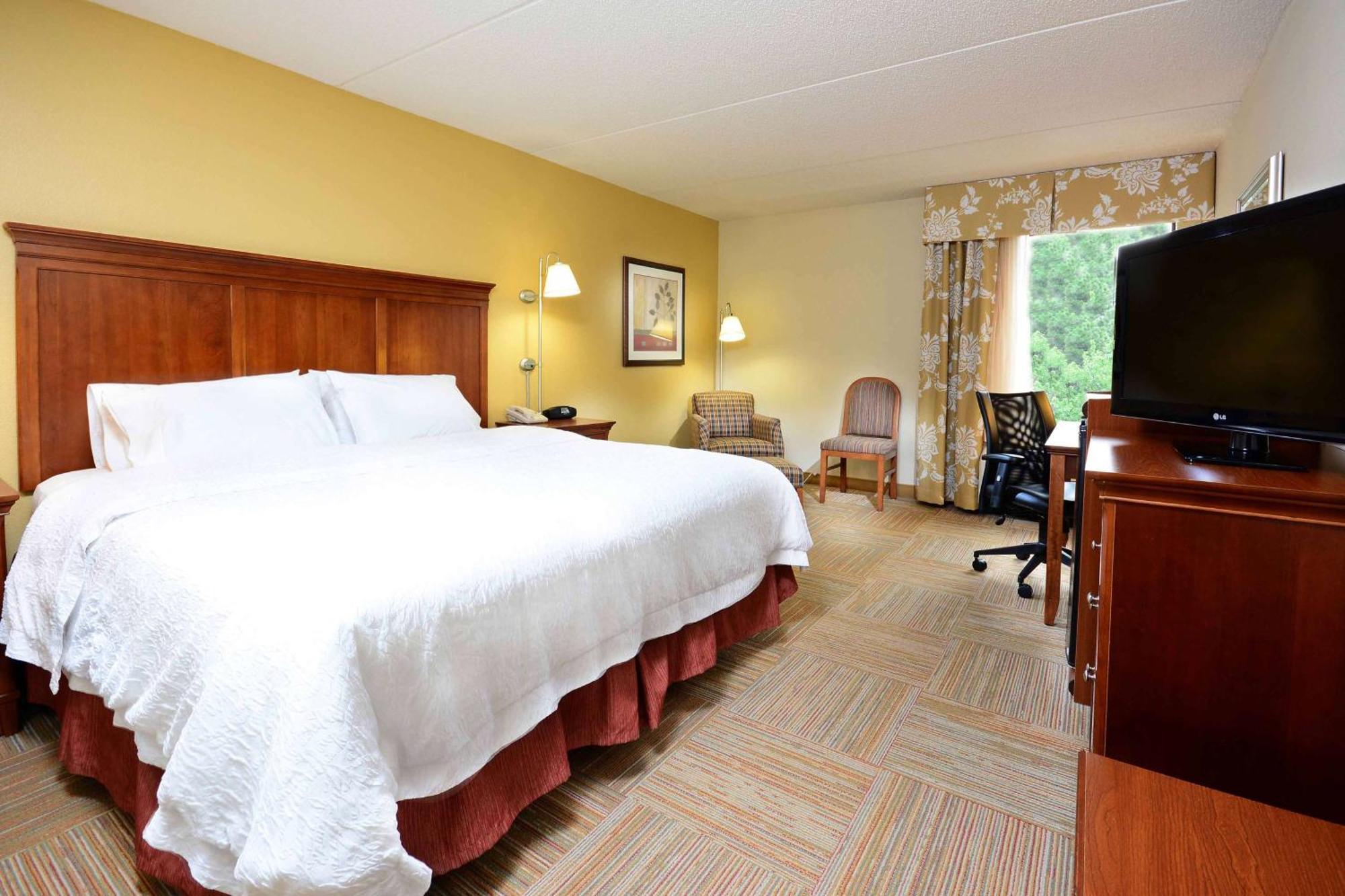 Hampton Inn Raleigh Capital Blvd North Екстериор снимка